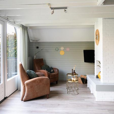 Peaceful Holiday Home In Tuitjenhorn Exterior foto